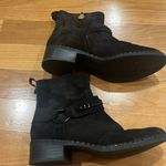 Gentle Souls Gentle soul by Kenneth Cole Best chain black ankle boots size 9. Photo 5