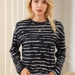 NEW Black Long Sleeve Casual Crewneck Top with White Abstract Stripes Size L Photo 3