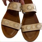 Lucky Brand  Adalyn leather sandals 8M‎ new flawed Photo 2
