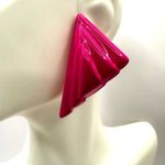 Pink retro triangle post earrings Photo 1