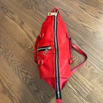 Levity Red leather Shoulder Bag with Structured Design Photo 3