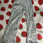 5 Below Gray Cheetah Plush Lounge Pants Size L Photo 4