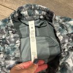 Lululemon  Hotty Hot Low-Rise Lined Short 4” Photo 2