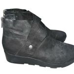 Eileen Fisher Black Tread Tumbled Nubuck Leather Booties Boots Shoes size 8 Photo 1