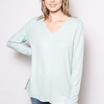 Victoria's Secret Victoria’s Secret Medium Soft Thin Sweater Long Sleeve Top V-neck Photo 0