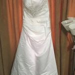 Gorgeous Beaded Corset Tie Wedding Dress NWOT 💍 Size 6 Photo 0