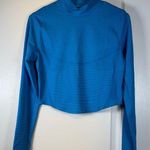 Nike  Teal L/S Crop Top Stripe Activewear Athletic Gym Shirt Size Med EUC #1583 Photo 0