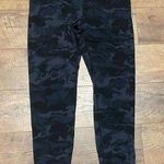 Camo Athletic Leggings Size Large Photo 0