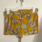 Breeze ever  Floral Flowy Tie Front Shorts Photo 4