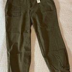 EXPRESS NWT Green  Straight Cropped Jeans Photo 0