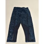 Lululemon Outrun Leggings Iced Wave Blue Black Crop Capri Women's Size 8 Photo 4