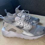 Nike Silver Huaraches Photo 0