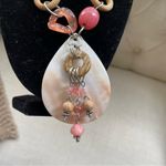 Elegant Coral and gold colored beaded seashell necklace Pink Photo 2