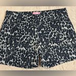 Isaac Mizrahi Leopard Print Women's Shorts in size 8 •  Photo 0