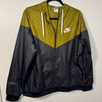 Nike sportswear women’s Windrunner Jacket Photo 0