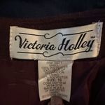 Vintage Victoria Holley Lined Pencil Skirt. Embroidered flower pattern. Size 16. Purple Photo 2