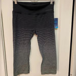 Brooks streaker Capri NWT women’s size medium Photo 4