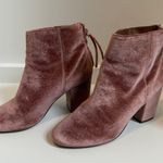 Steve Madden CynthiaV Pink Velvet Ankle Booties Block Heel Chic 7.5M Photo 3