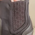 Guess  women's ankle boots
Dark brown Size 8M Photo 2