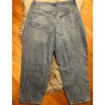 Old Navy  Darla Extra High Rise Loose Tapered Mom Jean Distressed Blue Size 16 Photo 4