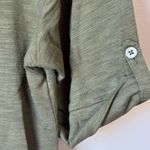 Cinch Chico's ultimate tee size 1 Green Longer Length 3 Button V Neck Cotton Blend Photo 4