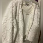 Robbie Bee NWOT Signature by  Plush White Shawl Photo 8