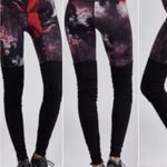Alo Yoga Leggings In Ruby Red Smoke Size XS Photo 1