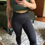 Old Navy  Elevate Go-Dry Leggings Photo 1