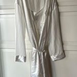 Women’s robe and slip set White Photo 0