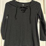 Old Navy Women’s  Vneck striped long sleeve top Photo 0