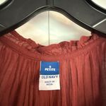 Old Navy  burgundy crinkle tie front tank size small petite Photo 3