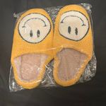 Amazon Yellow Smiley Face Slippers Photo 1