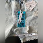 Ymi  High Rise Mom Fit Shorts Distressed Denim‎ 100% Cotton Light Wash
Size 3/26 Photo 4