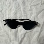 Vera Wang  Black Cat Eye Sunglasses Photo 1