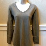 Mountain Hardwear NWOT  olive green sweatshirt/Top. Sz M Photo 0