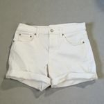 Gap  White Denim 5" Midrise Shorts Size 28 / US 6 Photo 1