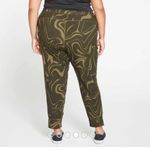 Universal Standard NWT  Cooper Motion Jogger in Matcha Latte Swirl Photo 1