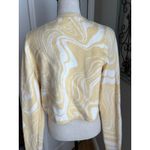 Kendall + Kylie  crop top sweater size medium yellow and white Photo 4