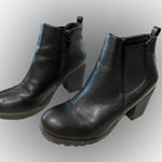 Top Moda  Bianca Black Lug Ankle Booties Sz 8.5 Photo 0