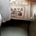 Puma Women’s Carina white casual sneakers Size 7 Photo 3