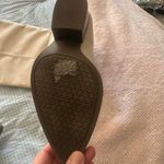 Elegant Cream Knee Photo 4