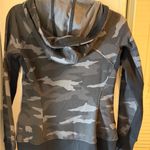 Athleta  Triumph Hoodie Black Grey Camo! Size XS! Photo 3