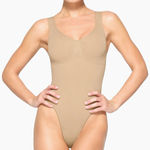 SKIMS NEW 
Seamless Sculpt Scoopneck Thong Bodysuit in Clay Size Small Photo 0