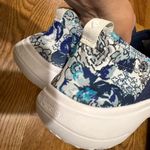 Vera Bradley  Blue and White Quilted Slip-On Sneakers size 11 Photo 7