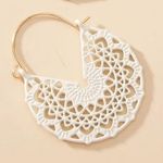 Simple Hollow Photo 1