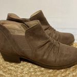 Life Stride  brown Aurora ankle boots size 8.5 Photo 2