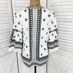 Soho New York & Comp Boho Fringe Hem Floral Popover Shirt White Black Large Photo 3