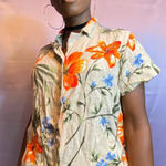 Floral Hawaiian collared shirt sleeve button up shirt
Women’s size L large Photo 2