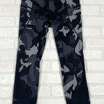 Athleta  XS‎ Camo Print High Rise Chaturanga Capri Leggings Side Pockets Photo 0