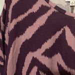 Wonderly NWT  Mauve and Dark Purple Zebra Print Tunic Top Size 1X. Model Blend Photo 3
